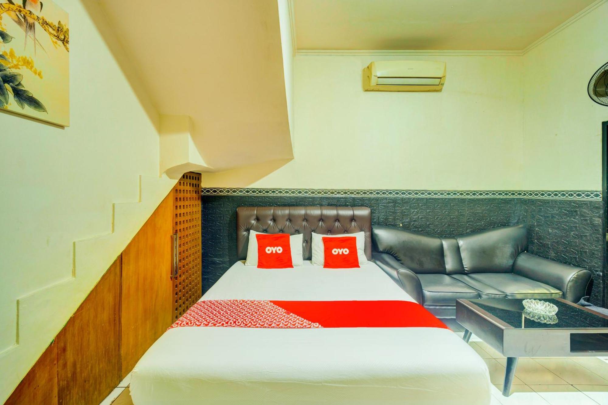 Oyo 93132 Modom Homestay Near Rs Islam Jakarta Pondok Kopi Eksteriør billede