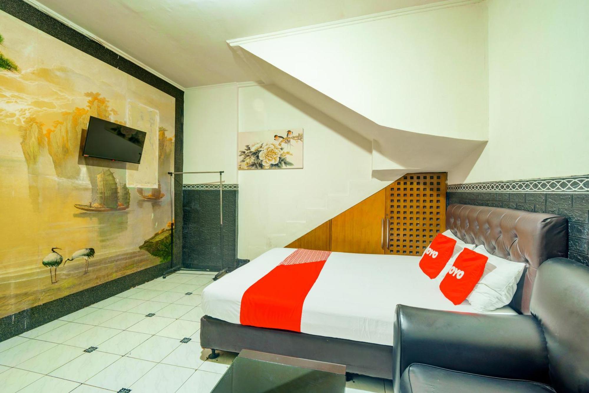 Oyo 93132 Modom Homestay Near Rs Islam Jakarta Pondok Kopi Eksteriør billede