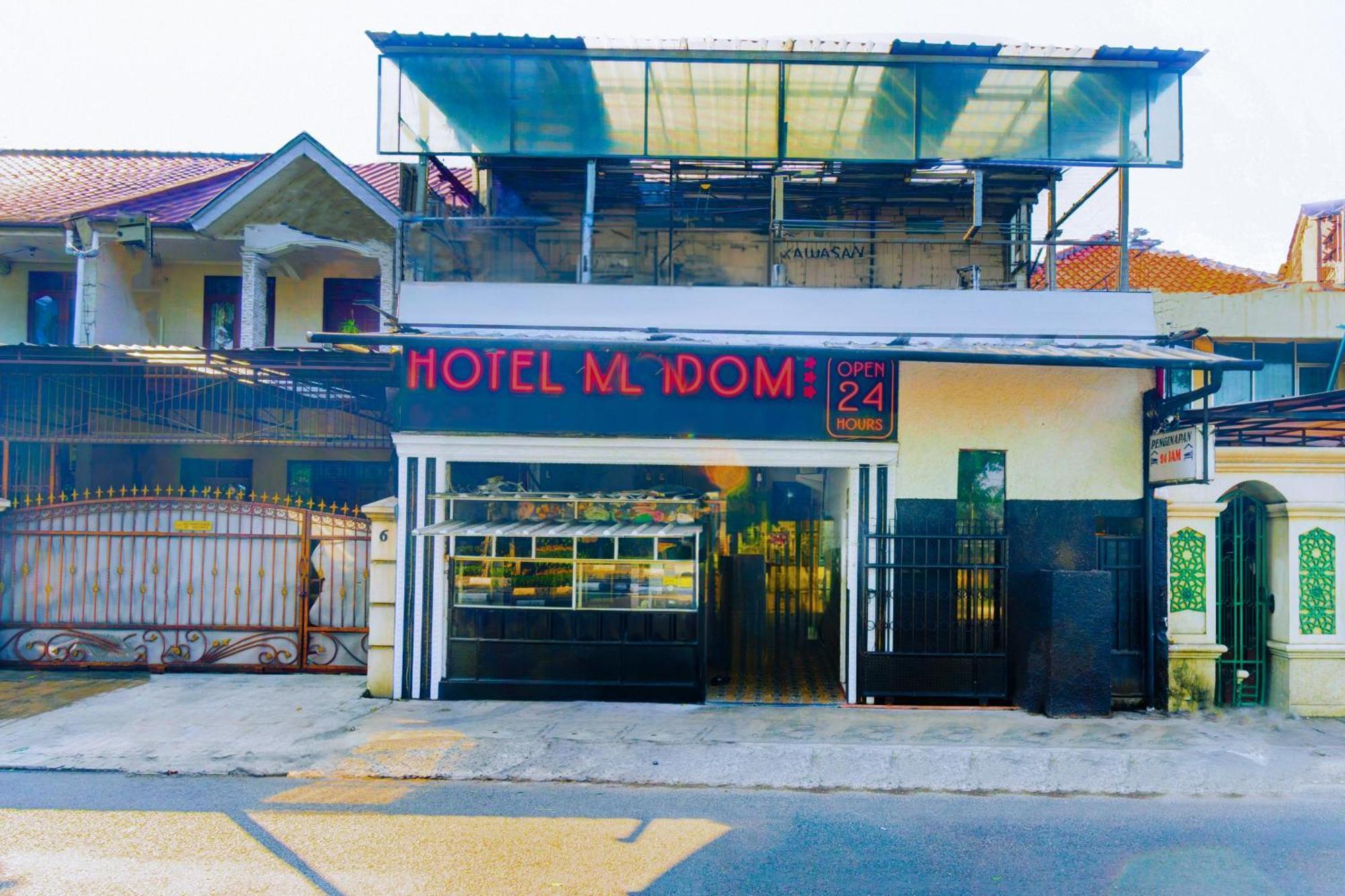 Oyo 93132 Modom Homestay Near Rs Islam Jakarta Pondok Kopi Eksteriør billede