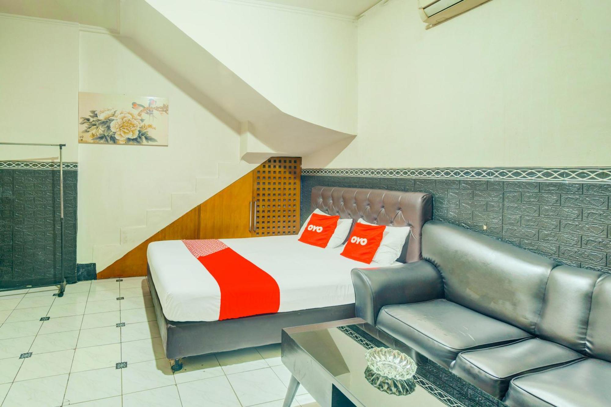Oyo 93132 Modom Homestay Near Rs Islam Jakarta Pondok Kopi Eksteriør billede