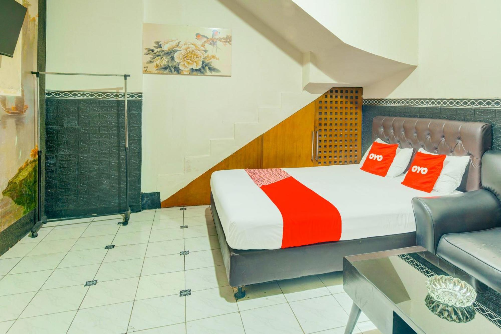 Oyo 93132 Modom Homestay Near Rs Islam Jakarta Pondok Kopi Eksteriør billede
