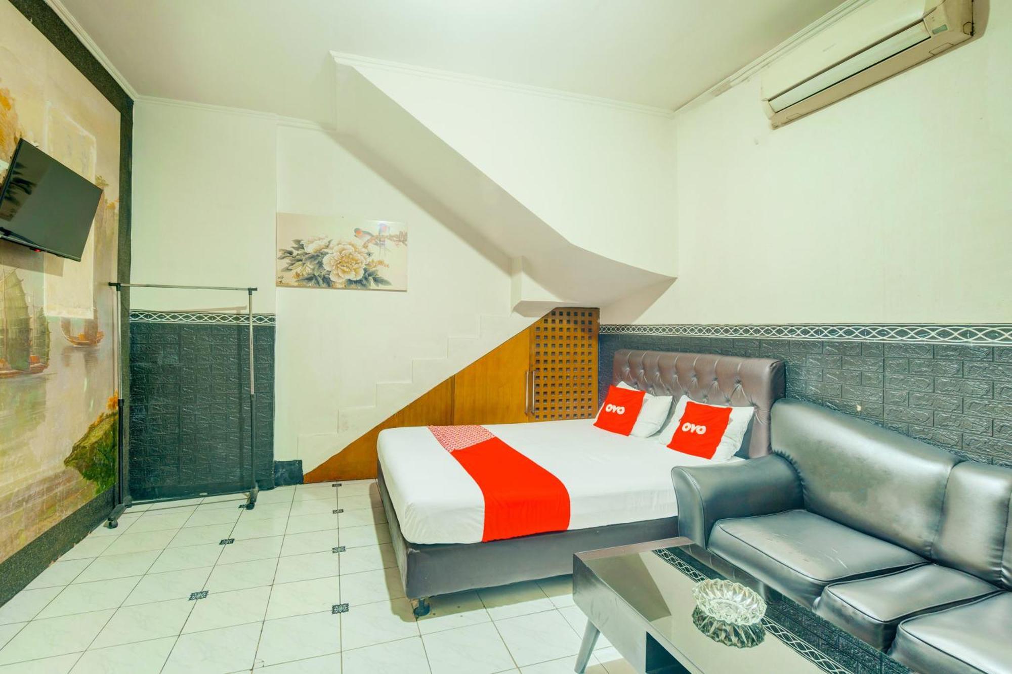 Oyo 93132 Modom Homestay Near Rs Islam Jakarta Pondok Kopi Eksteriør billede